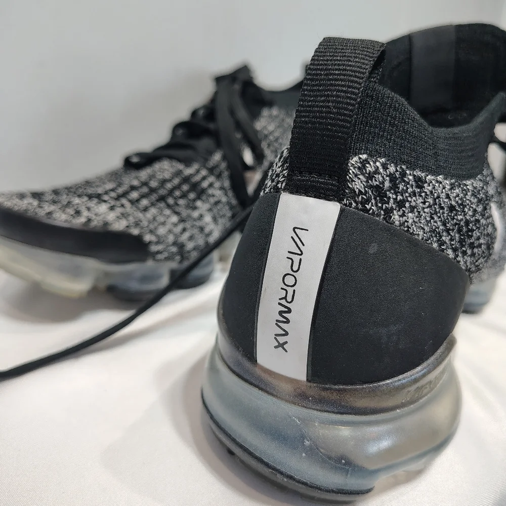 Nike Air VaporMax Flyknit 3 Black White Oreo Running Shoes Men’s Size 9